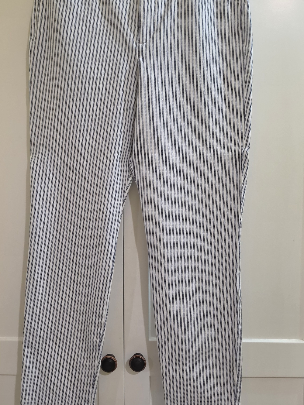 Old Navy Women's Blue and White Striped Straight-Leg Pants